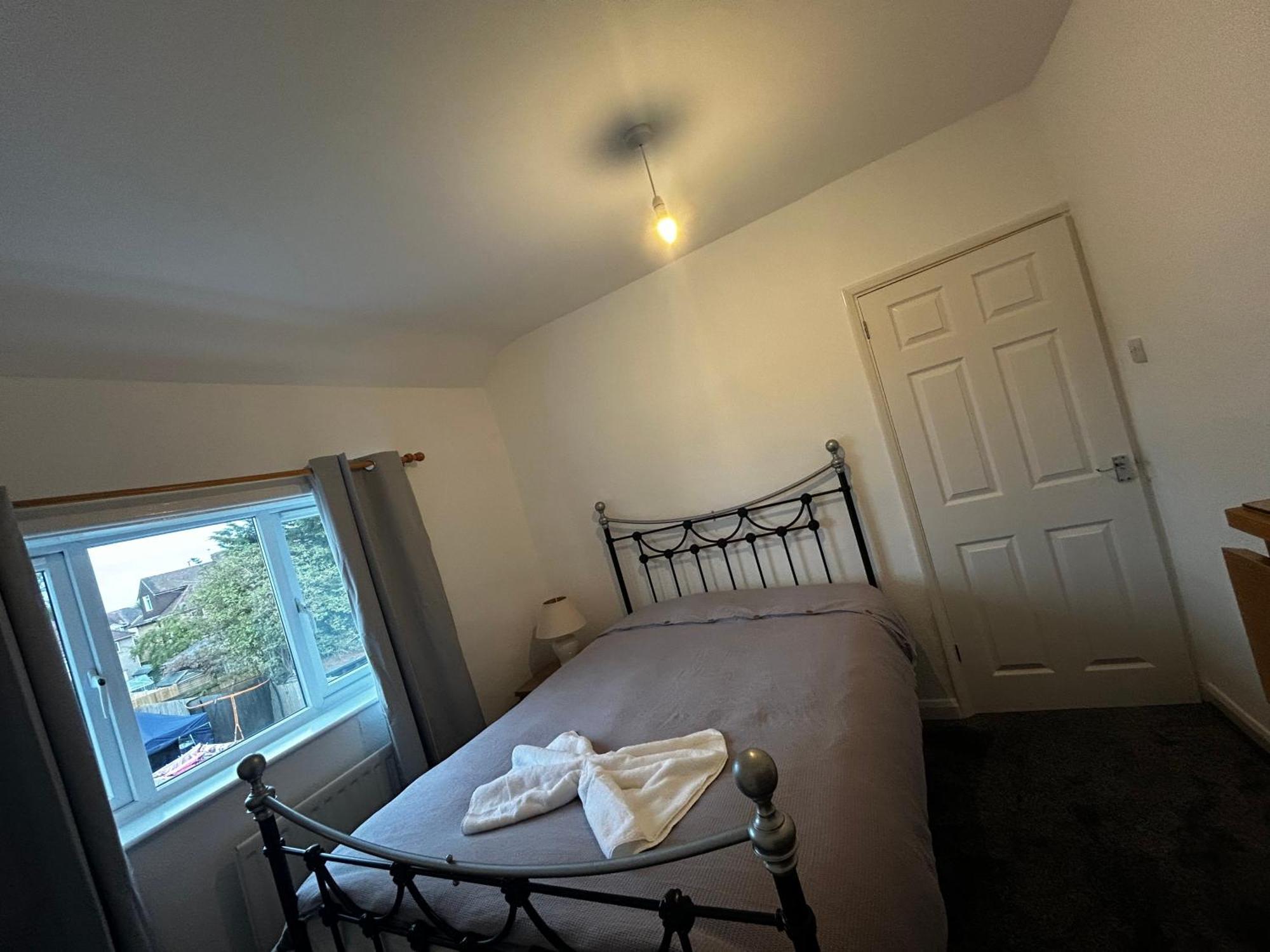 Family Home Near Cribbs Causeway And The Wave, Just 2 Minutes From Airbus And Rolls Royce Bristol Eksteriør bilde
