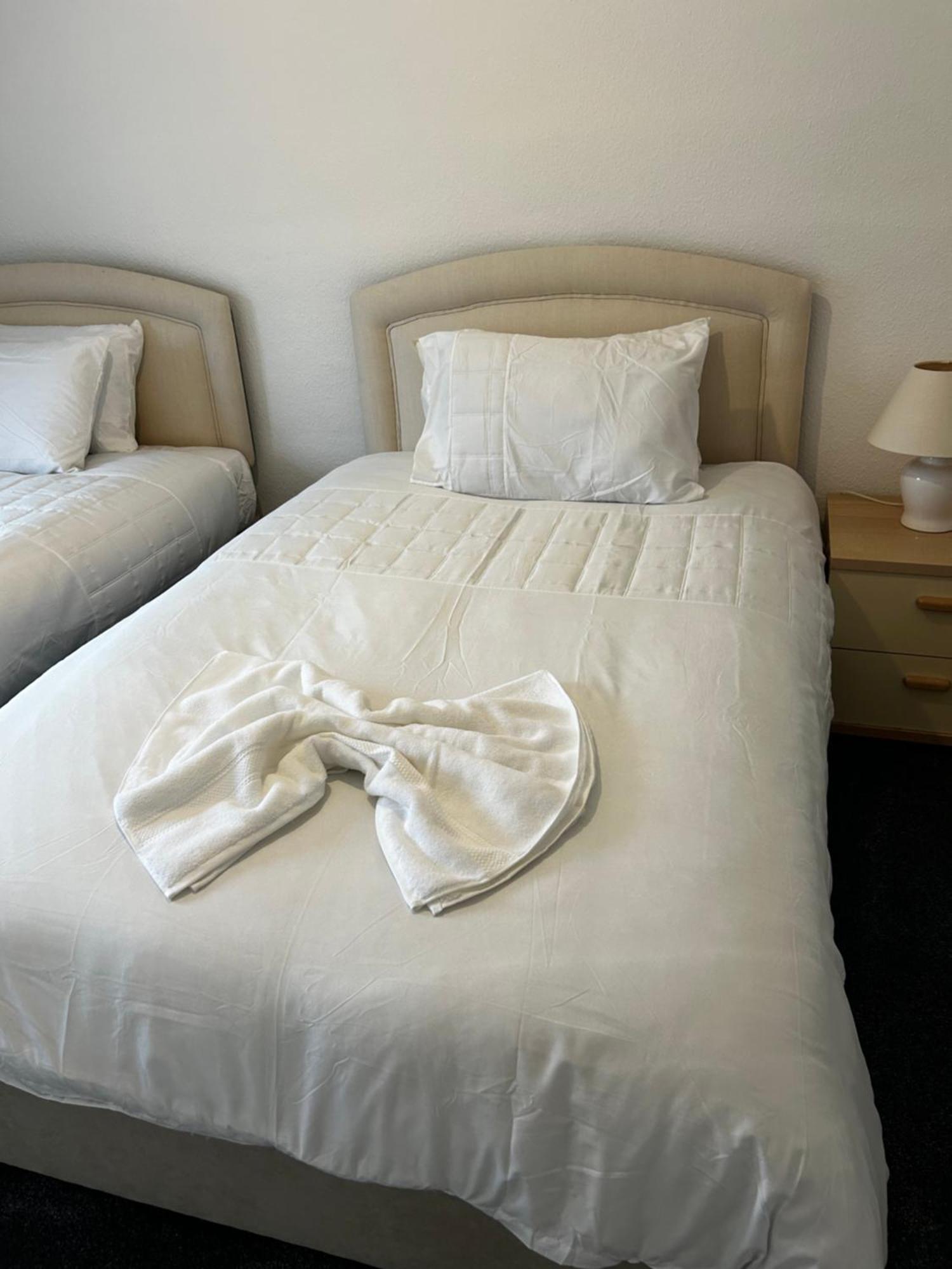 Family Home Near Cribbs Causeway And The Wave, Just 2 Minutes From Airbus And Rolls Royce Bristol Eksteriør bilde
